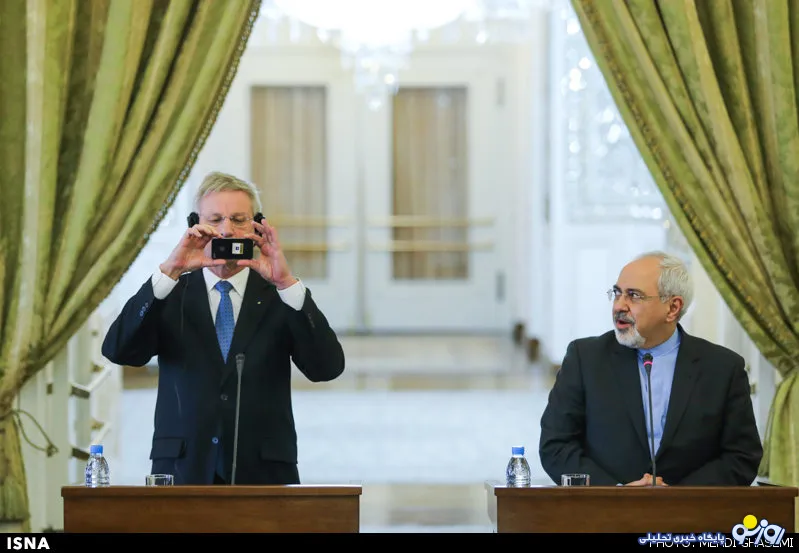 عکس/ عکاسی وزیر سوئد و چهره متعجب ظریف!