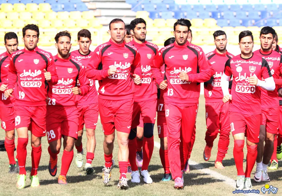 خبر بد برای هواداران پرسپولیس ؛ تمدید قرارداد ستاره ها فعلا روی هوا !