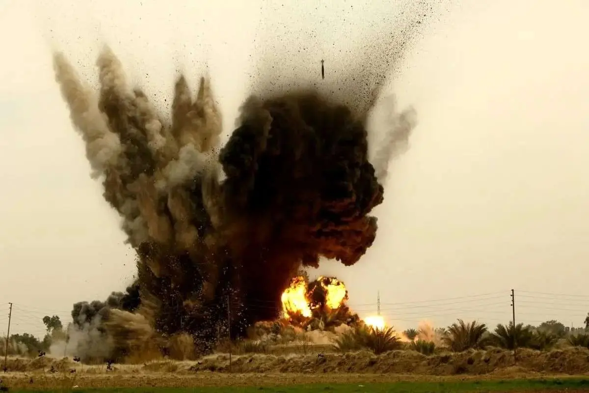 شنیده شدن صدای انفجارهایی در حوالی بندرعباس و قشم شنیده شدن صدای انفجارهایی در حوالی بندرعباس و قشم