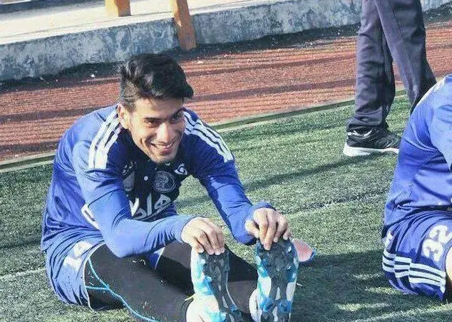 واکنش مدافع پرسپولیس به عکس با لباس استقلال!