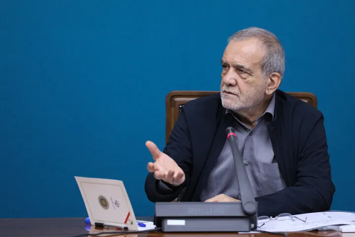 پزشکیان: با موشک نمیشود ایران را از بین برد، با اختلاف میشود پزشکیان: با موشک نمیشود ایران را از بین برد، با اختلاف میشود