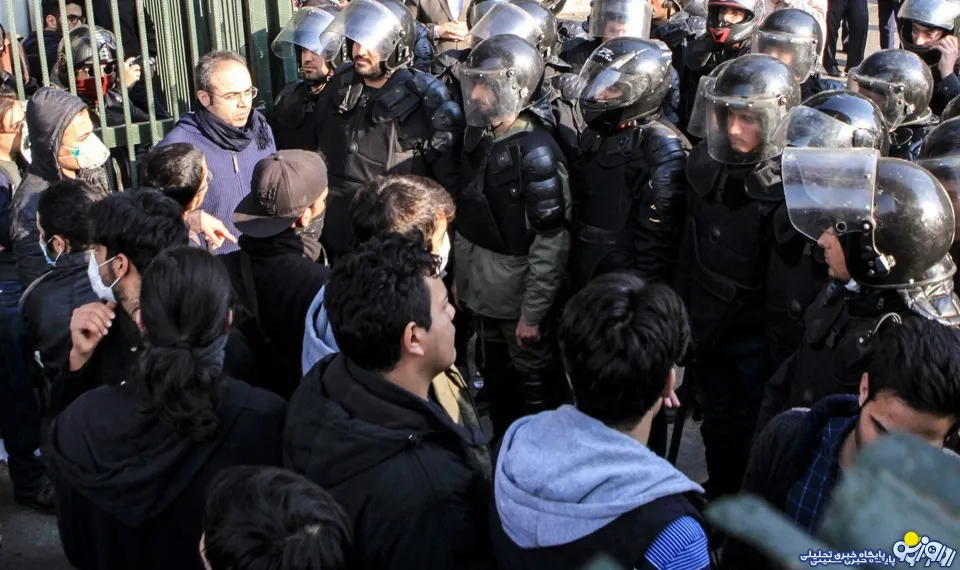 نشریه آتلانتیک:ترامپ نمی تواند درک کند که در ایران دقیقا چه اتفاقی در حال روی دادن است/ توئیت های او تنها به ضرر مطالبات معترضان و به نفع تندروهای داخل ایران خواهد بود