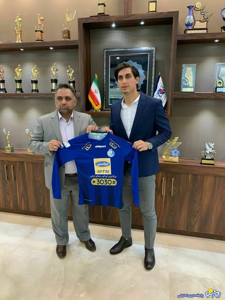 بازیکن پرسپولیس به استقلال پیوست + عکس