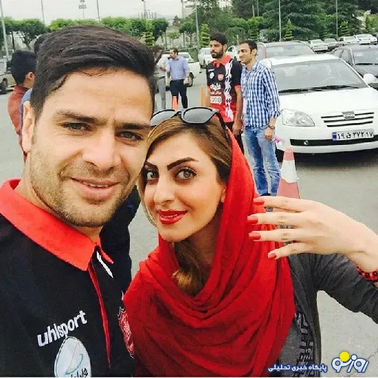 عکس سلفی فوتبالیست ملی پوش پرسپولیس با یک هوادار خانم