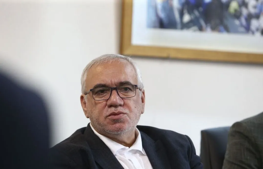 فتح‌الله‌زاده: نباید سهراب را بسوزانیم/ جام قهرمانی را به استقلال ندهند، به چه تیمی بدهند؟
