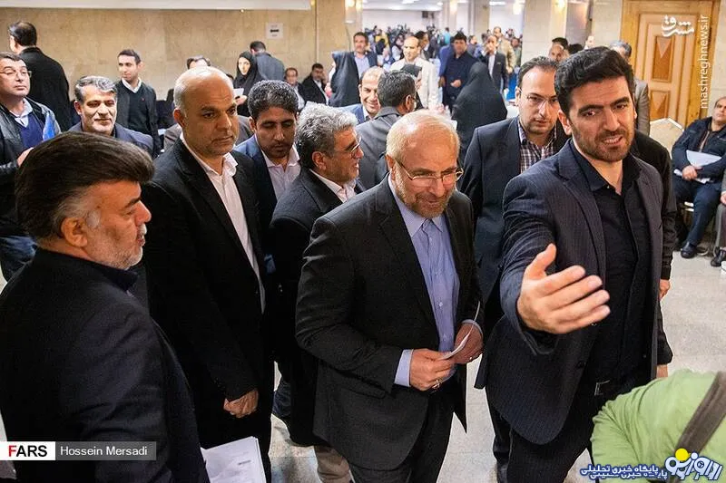 نبرد تندروها برای تهران در انتخابات کلیدی مجلس در ایران/سردرگمی محافظه کاران در حمایت یا عدم حمایت از قالیباف