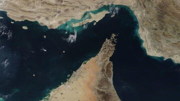 فوری/ سپاه خطاب به آمریکا: بجنگ تا بجنگیم/ دومین «شناور متخلف» در تنگه هرمز مورد اصابت قرار گرفت
