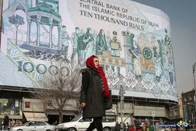 چرا اقتصاد جهان هنوز رشد می‌کند، اما اقتصاد ایران کوچک می‌شود؟