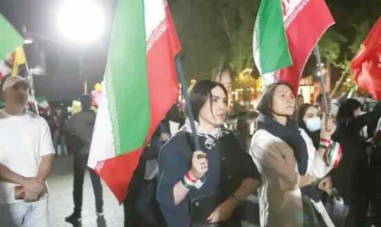 مجلس هنوز باز نشده حجاب بر سر کرد تا اقتصاد دیده نشود!
