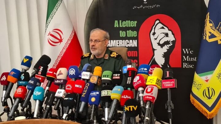سخنگوی سپاه:شکل درگیری تغییر کند سلاح‌های جدید رو می‌کنیم