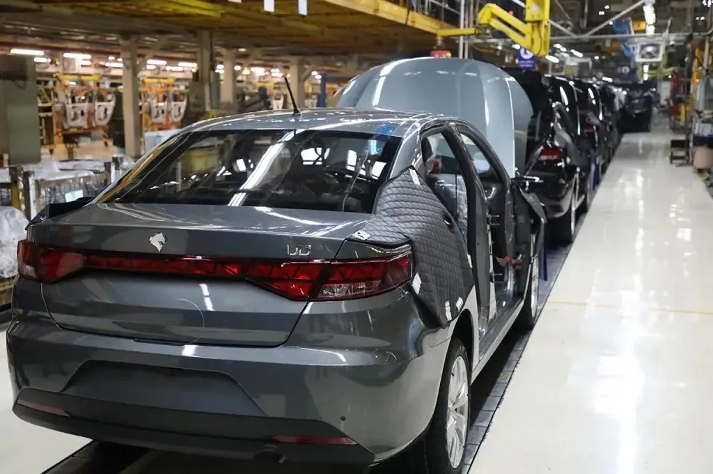 iran-khodro-revenue-growth-inflation-car-prices-1405-1-1024x680