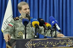 فرمانده ارتش: تنگه هرمز تا رعایت حقوق ملت ایران بسته خواهد ماند