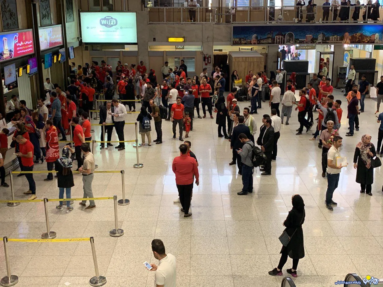 استقبال هواداران پرسپولیس از بازیکنان این تیم در فرودگاه  +عکس