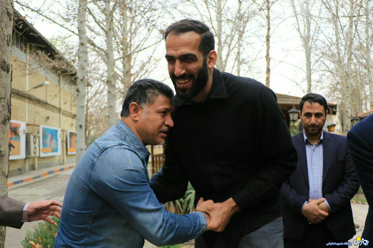 زور آزمایی علی دایی با یک فرد قوی تراز خودش +عکس
