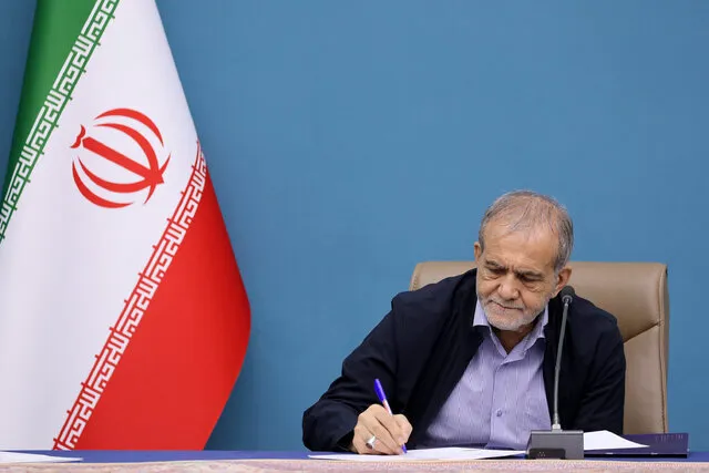 پزشکیان: همه اعضای شعام با تفاهمنامهای که امضا شد همدل هستند پزشکیان: همه اعضای شعام با تفاهمنامهای که امضا شد همدل هستند