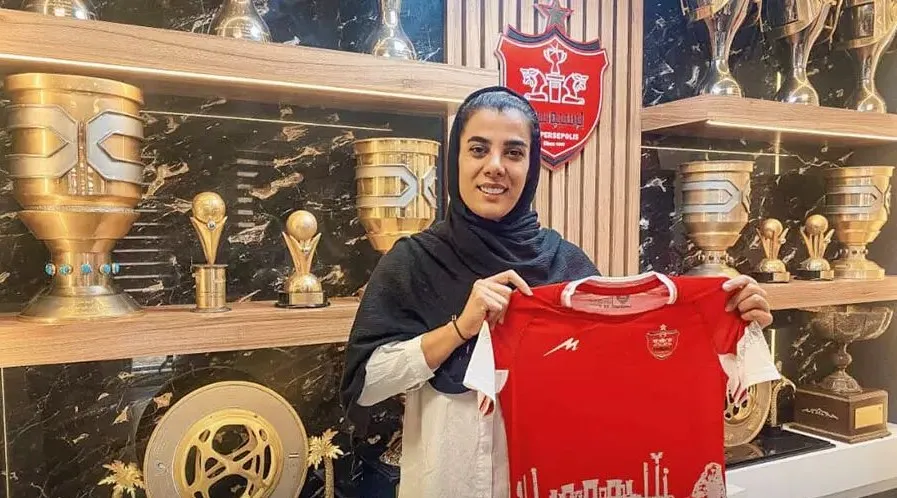 پرسپولیس با گلرش تمدید کرد +عکس پرسپولیس با گلرش تمدید کرد +عکس