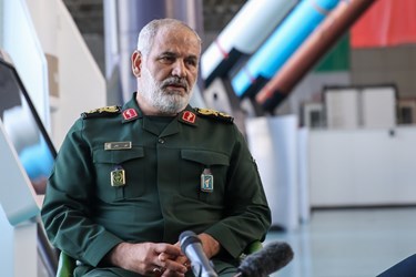 مشاور فرمانده هوافضای سپاه: هر قدر لازم باشد موشک میزنیم تا دشمن ادب شود مشاور فرمانده هوافضای سپاه: هر قدر لازم باشد موشک میزنیم تا دشمن ادب شود