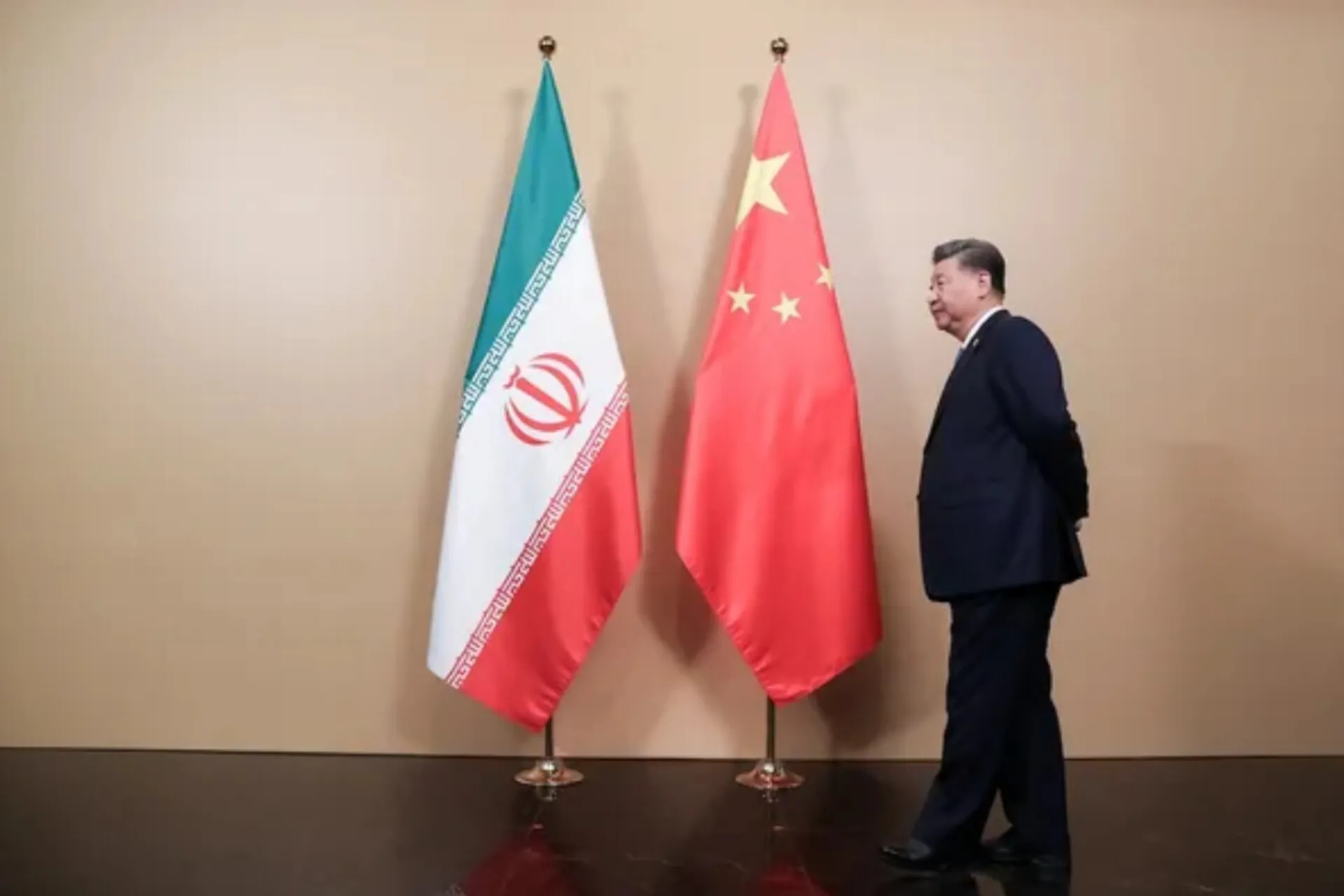 پکن تنها چند روز پیش از آغاز جنگ، ۳۰۰ تن ترکیبات شیمیایی به ایران ارسال کرده؟ پکن تنها چند روز پیش از آغاز جنگ، ۳۰۰ تن ترکیبات شیمیایی به ایران ارسال کرده؟